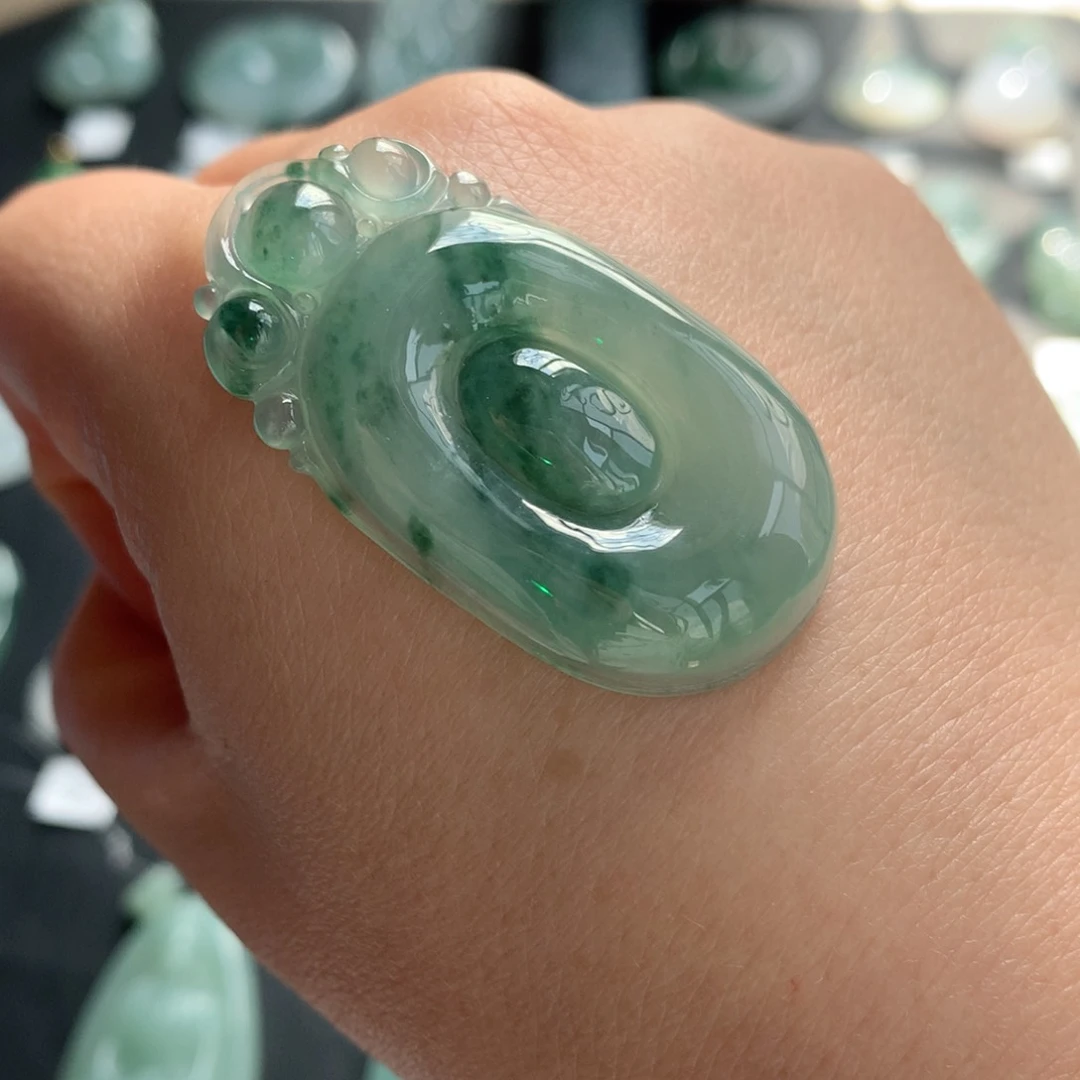 翡翠未镶嵌颈饰42.2、23、6.3