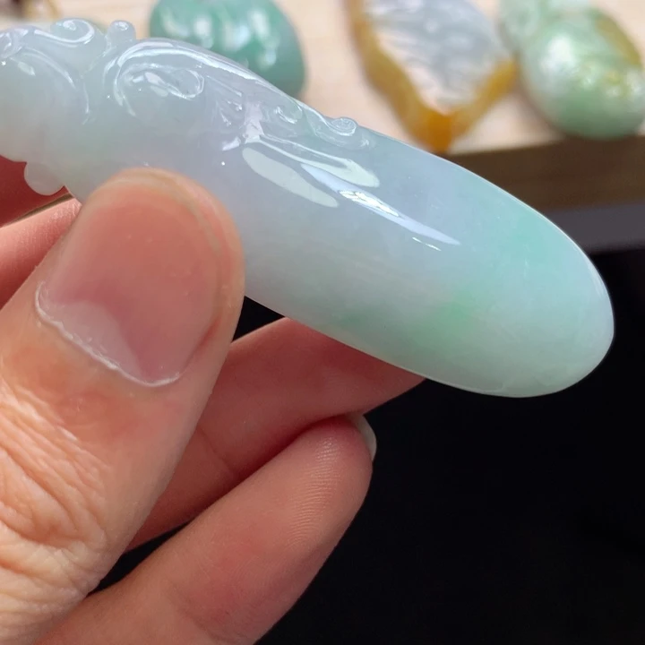 翡翠未镶嵌颈饰吊坠