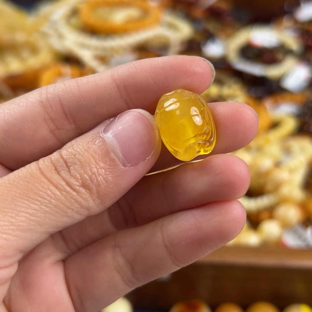 琥珀未镶嵌珠宝奇石