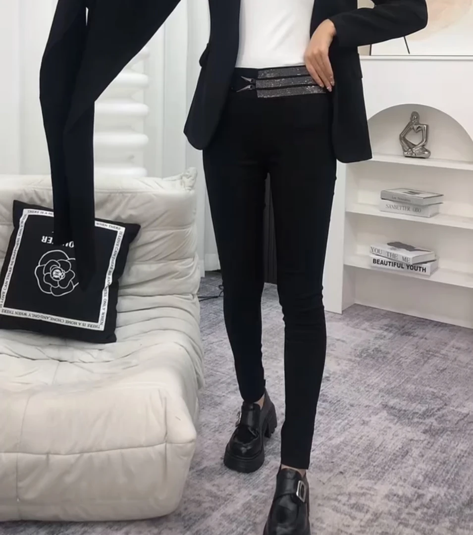 重工钻腰头松紧腰显瘦小黑裤【好物推荐】