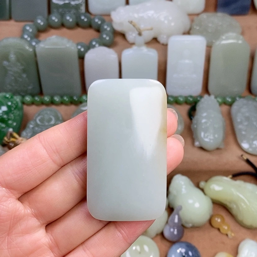 【闪购商品】颈饰未镶嵌和田玉（糖玉）