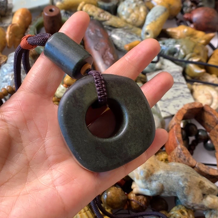 岫岩河磨玉（透闪石质玉）未镶嵌笔搁