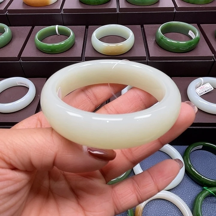 和田玉未镶嵌手镯5657