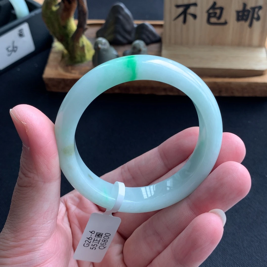 翡翠未镶嵌手镯圈口5556