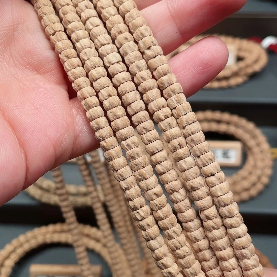 吊坠柏香籽/百香籽奶油皮精工药片