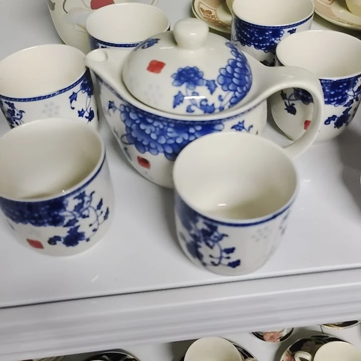 瓷片瓷器，各种摆件，瓷片，