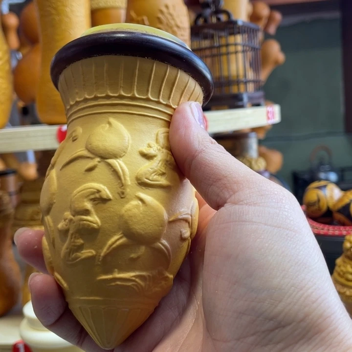 谨***～回来的时候买点吃的回来吧你