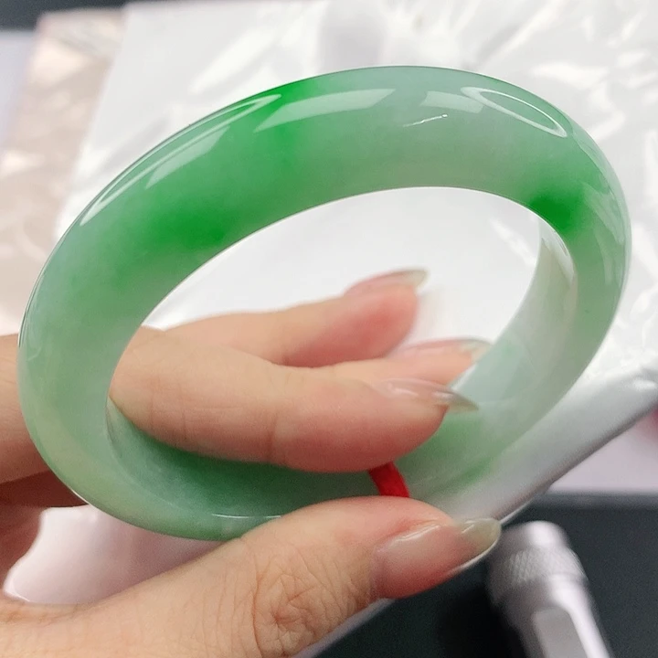 未镶嵌手镯翡翠，769