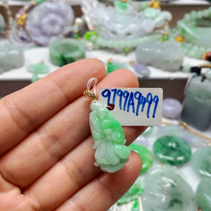 吊坠(不含链)未镶嵌翡翠