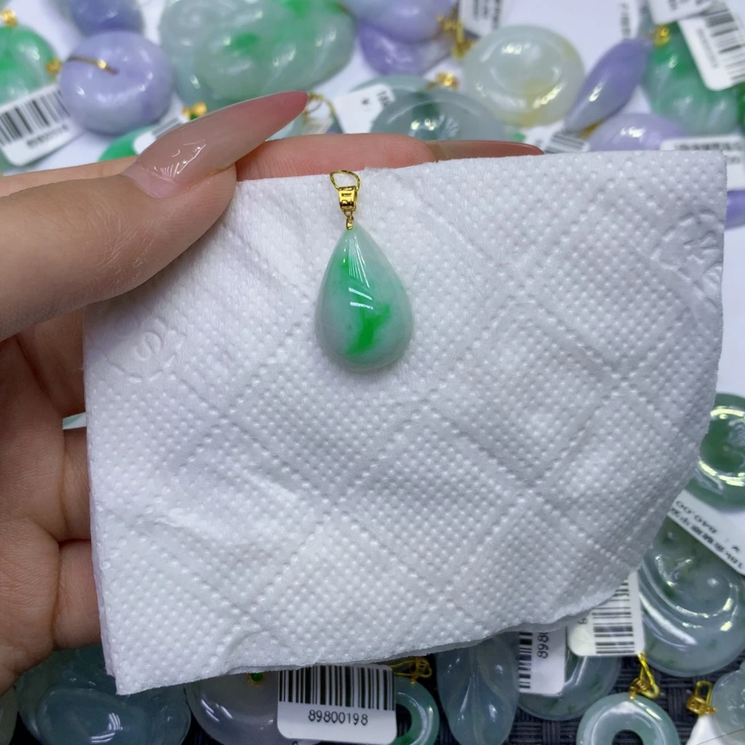 晶***子翡翠18K金镶嵌颈饰1111111111