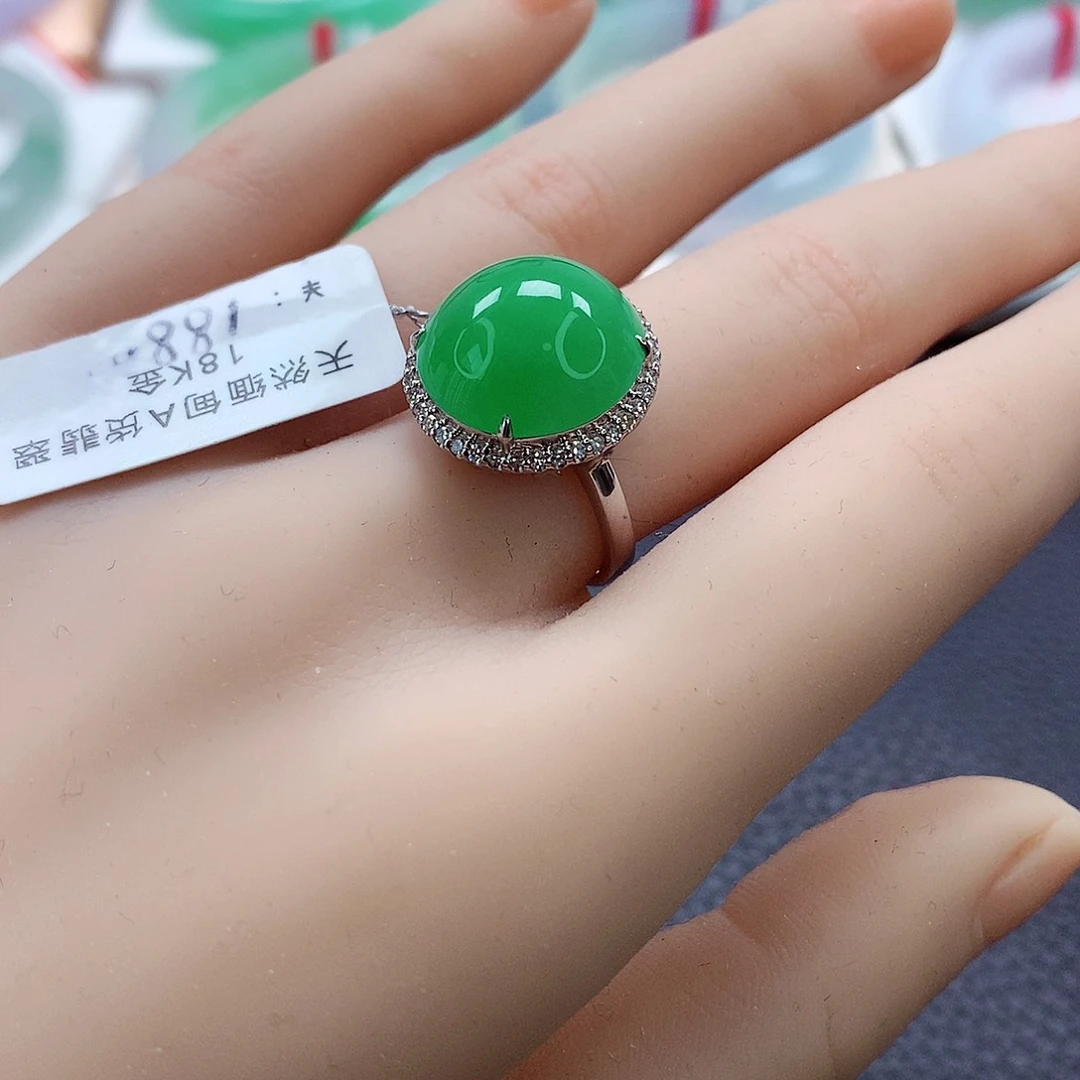 翡翠戒指18K金镶嵌大绿蛋 戒指