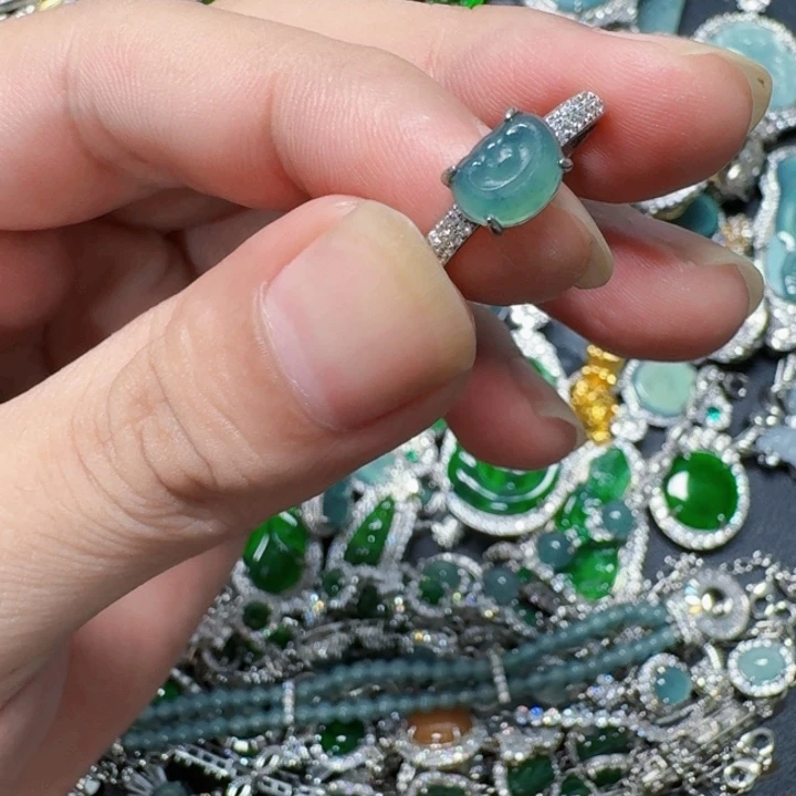 翡翠未镶嵌颈饰天然A货翡翠放漏