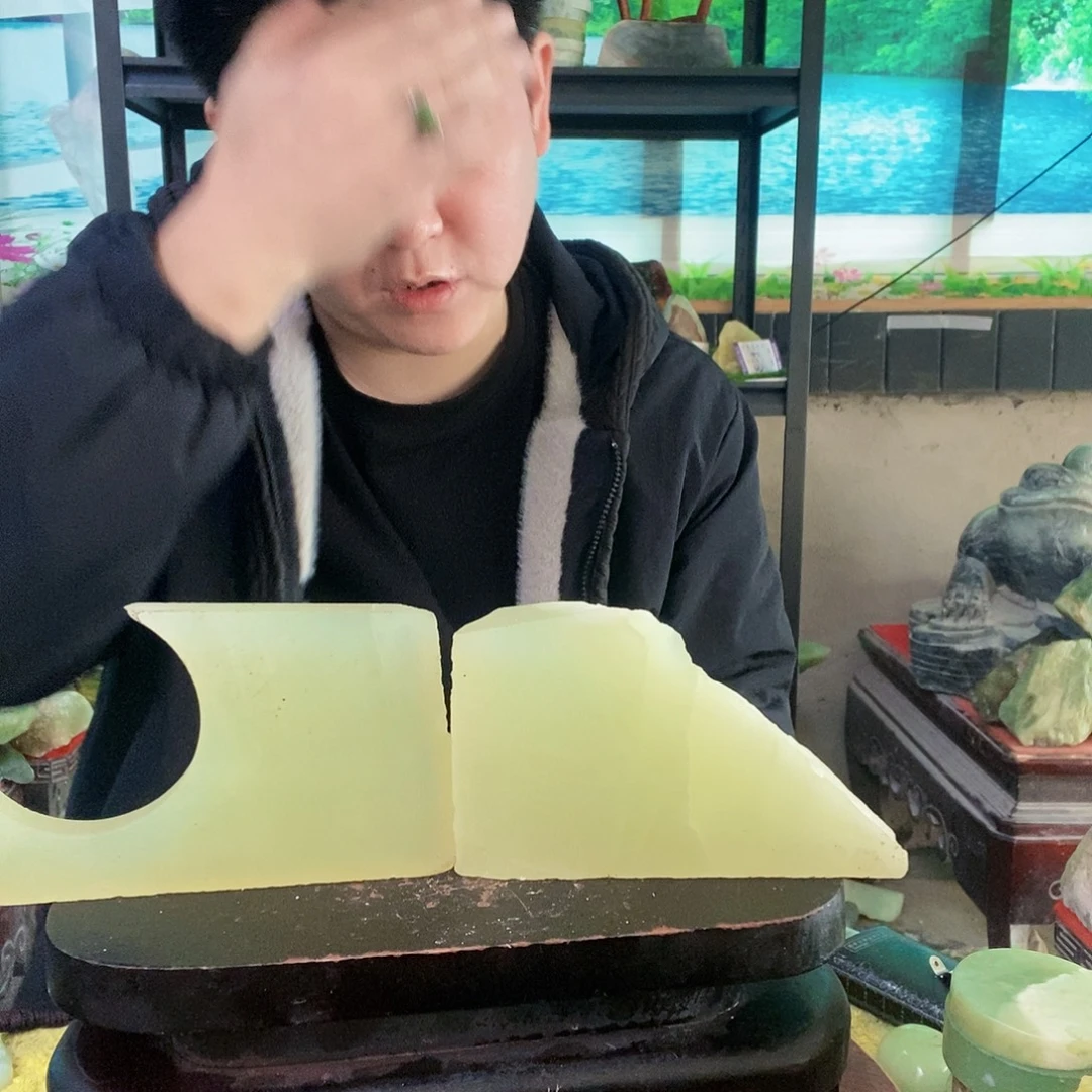 蛇纹石玉未镶嵌珠宝奇石