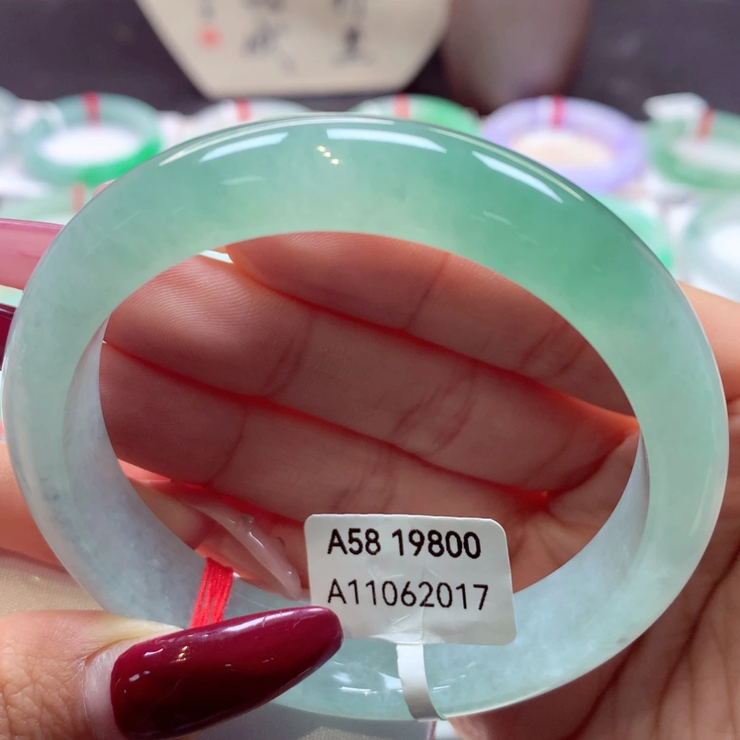 翡翠手镯未镶嵌晶正圈66