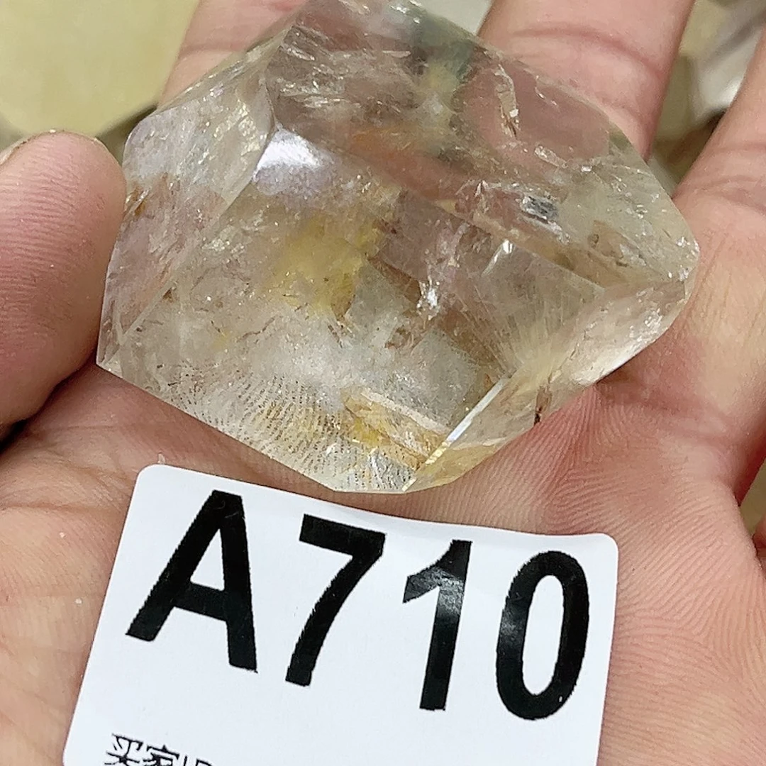 水晶天然水晶有棉有裂完美主义者谨慎下单未镶嵌为**持