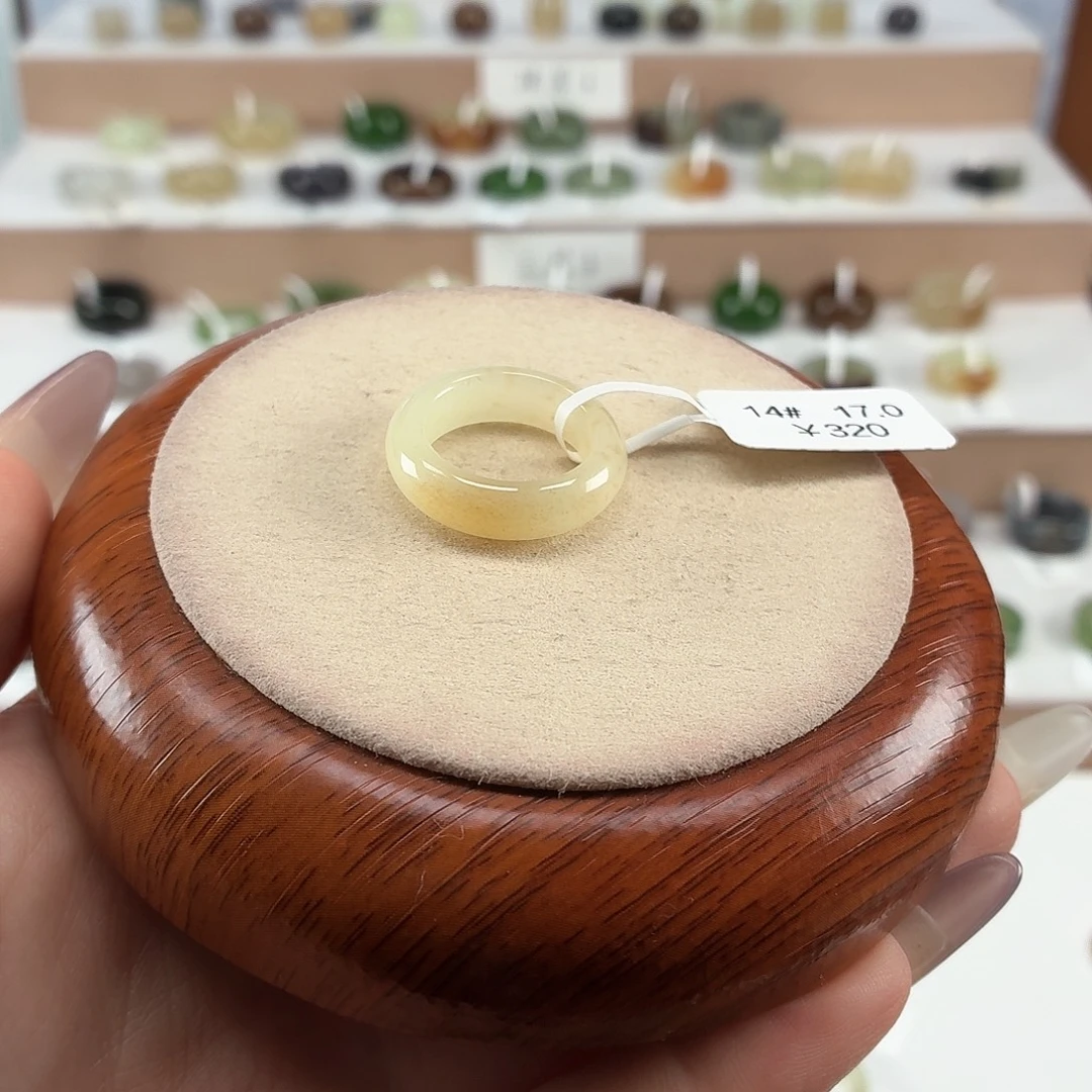 和田玉未镶嵌戒指内径17.0