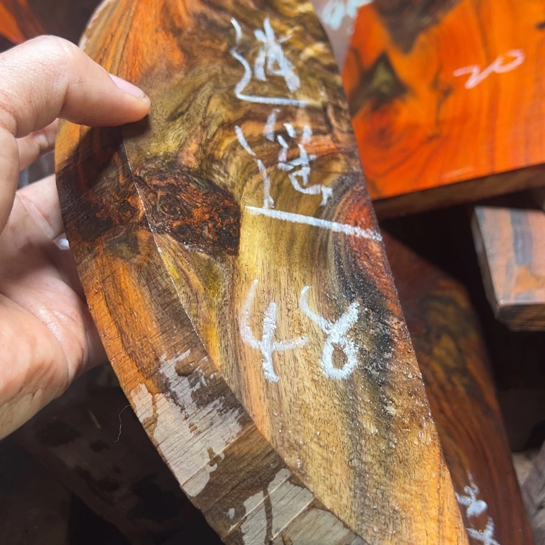 逍***在交趾黄檀（大红酸枝）