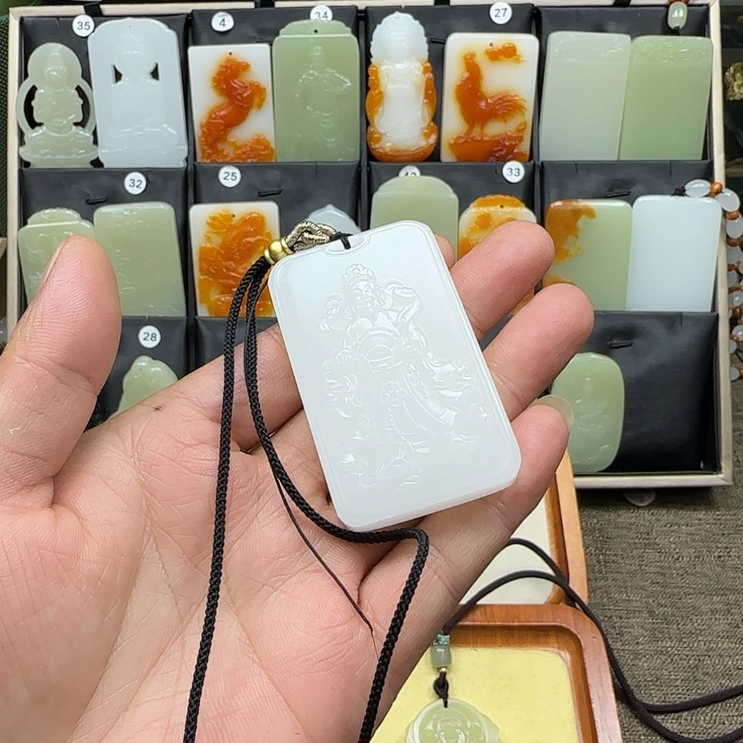 吴***华昆仑山料一物一拍单面财神