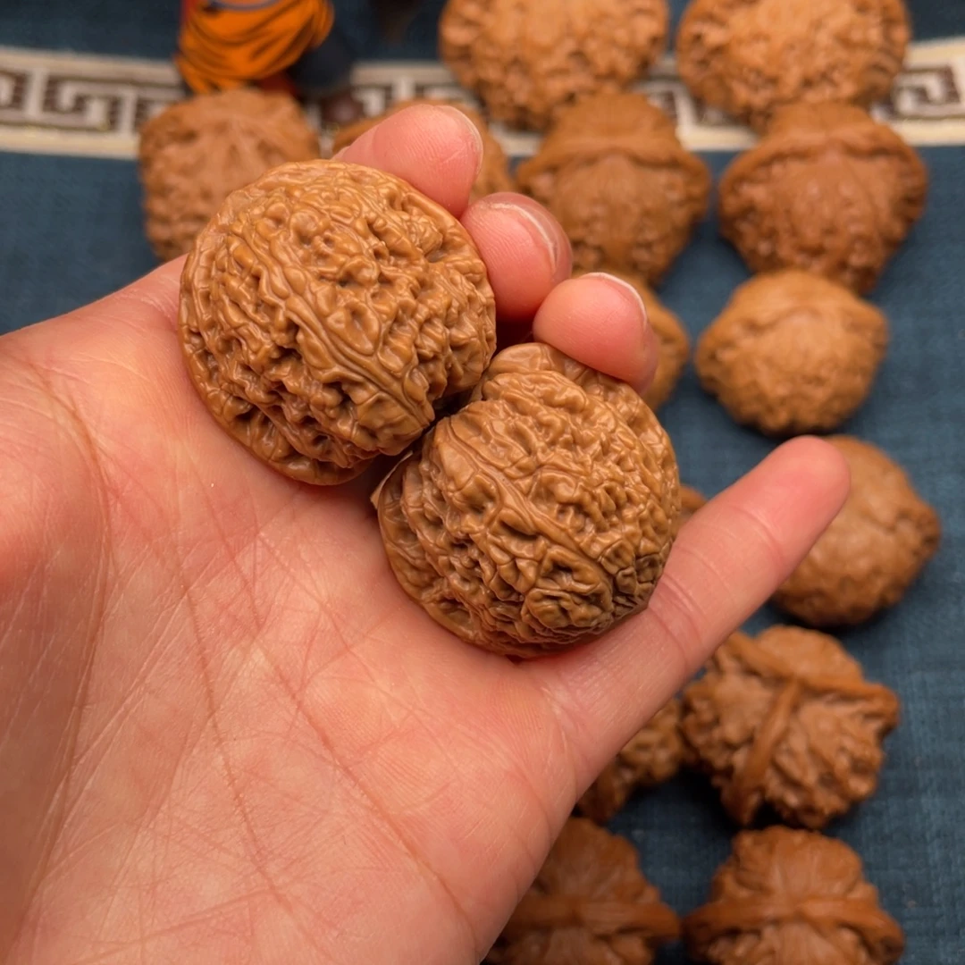 好***o把件文玩核桃33全品红宝石狮子头