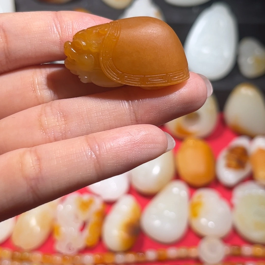 大***宝颈饰未镶嵌和田玉