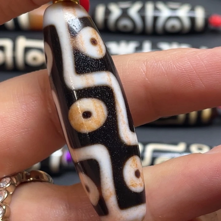 鸿****玛瑙/玉髓未镶嵌颈饰