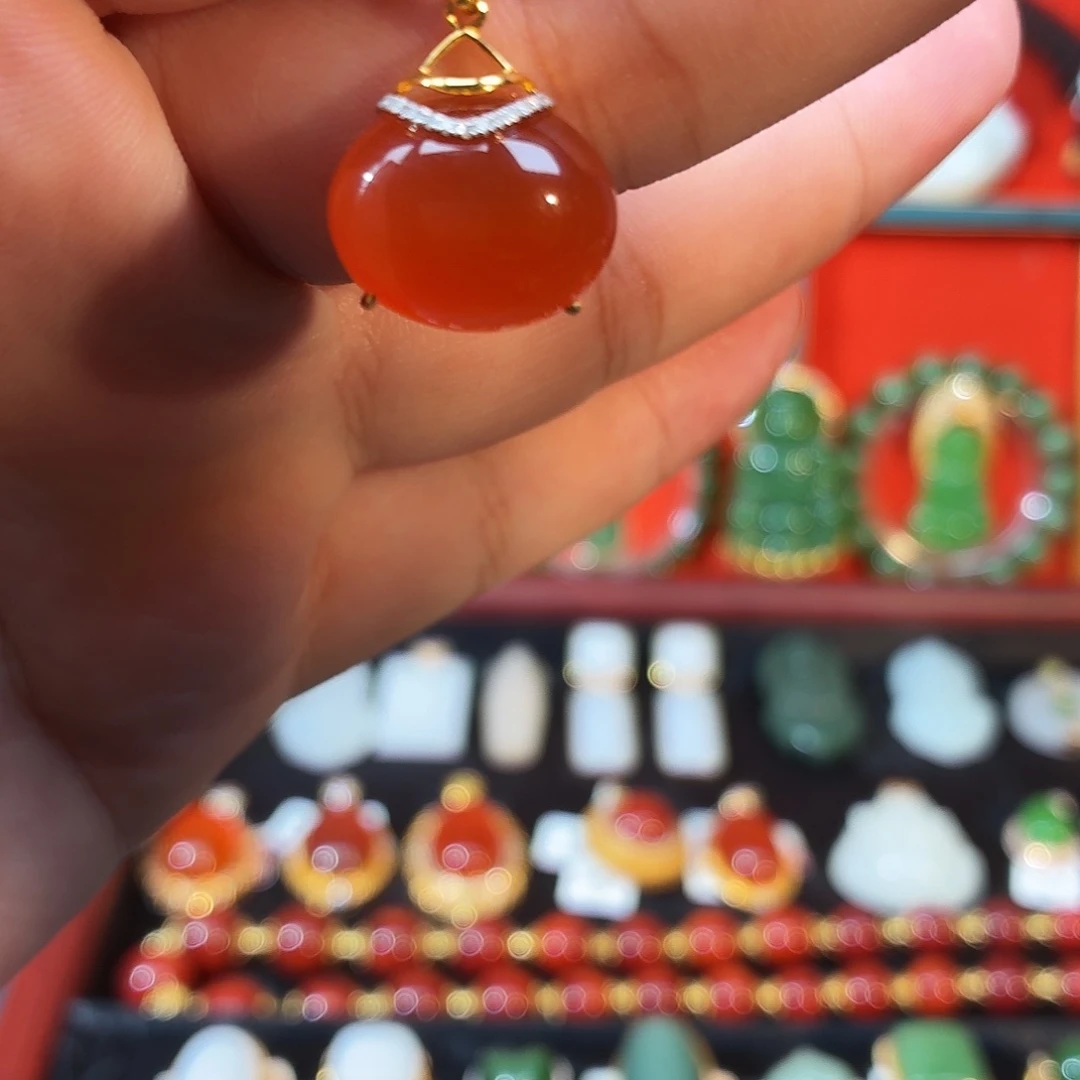 南红玛瑙18K金镶嵌吊坠(不含链)