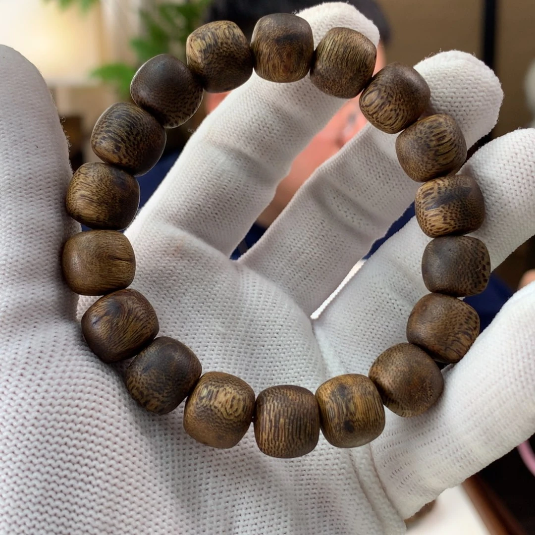 沉香手串12mm13克一代苗微瑕