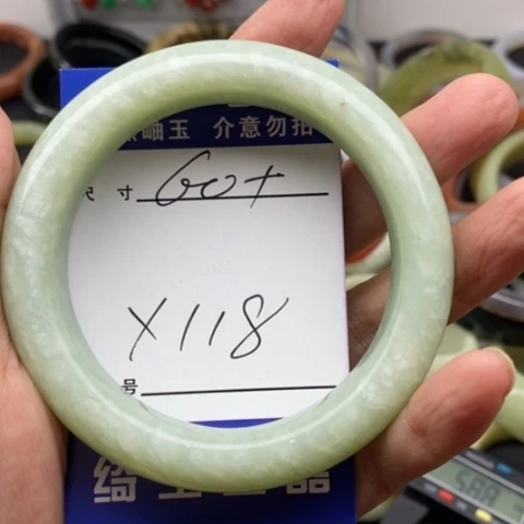 未镶嵌蛇纹石玉手镯