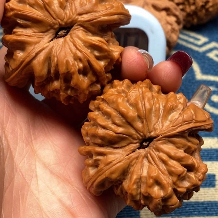 玄***子文玩核桃吊坠龙鼎