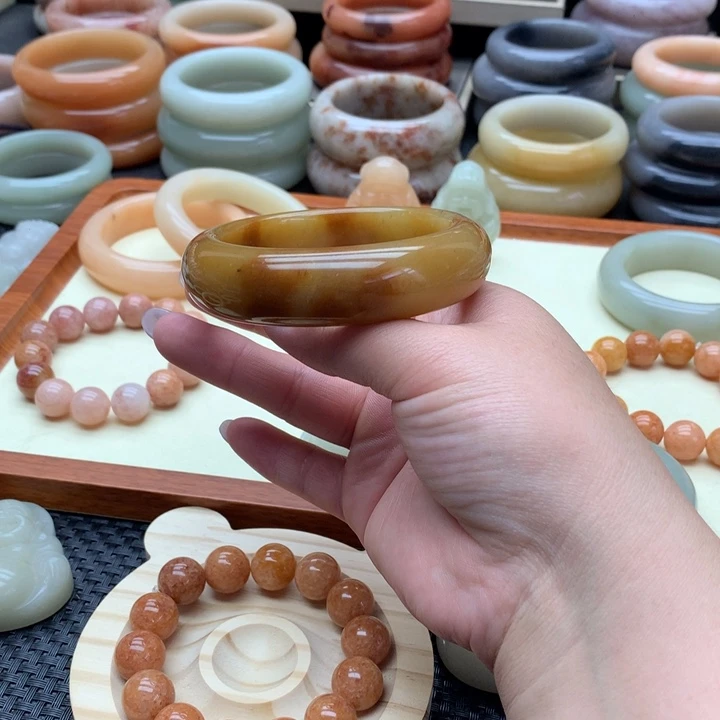 石英质玉（佘太翠）手镯合金