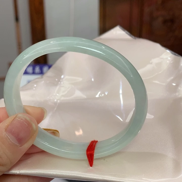 翡翠手镯未镶嵌翡翠手镯未镶嵌60圈口贵妃