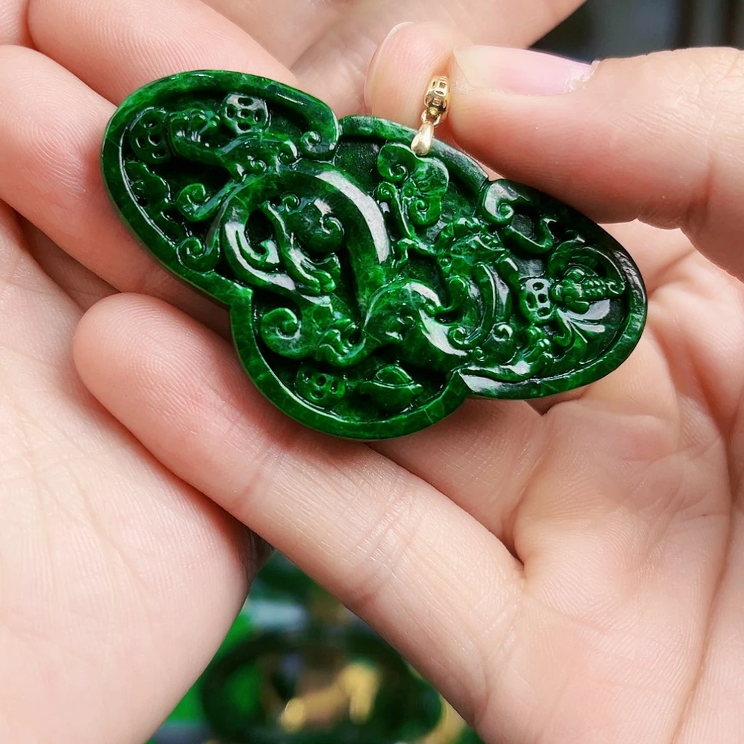 翡翠颈饰18K金镶嵌吊坠