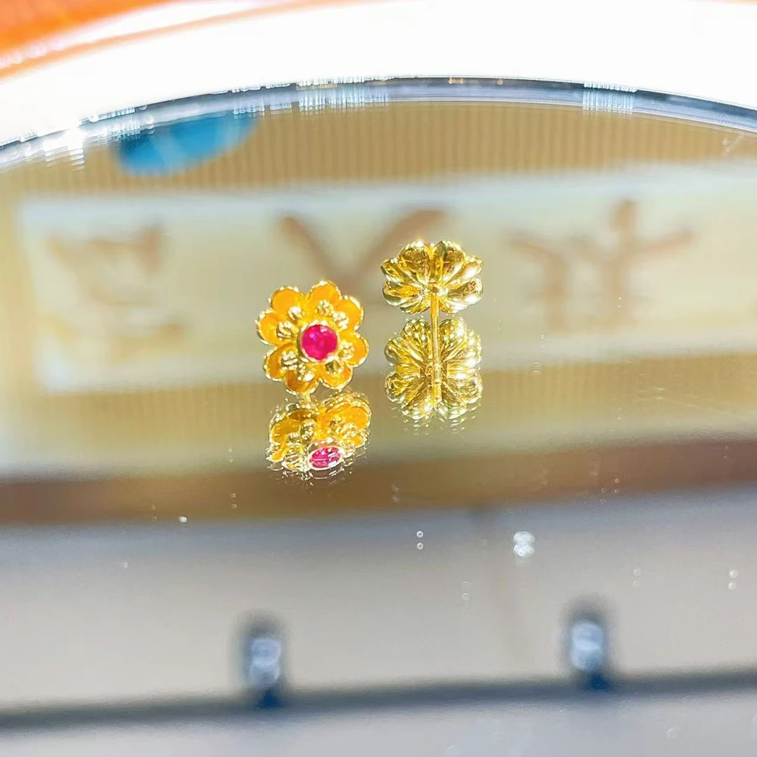 培育红宝石【130】玫瑰花设计红宝石耳钉一对