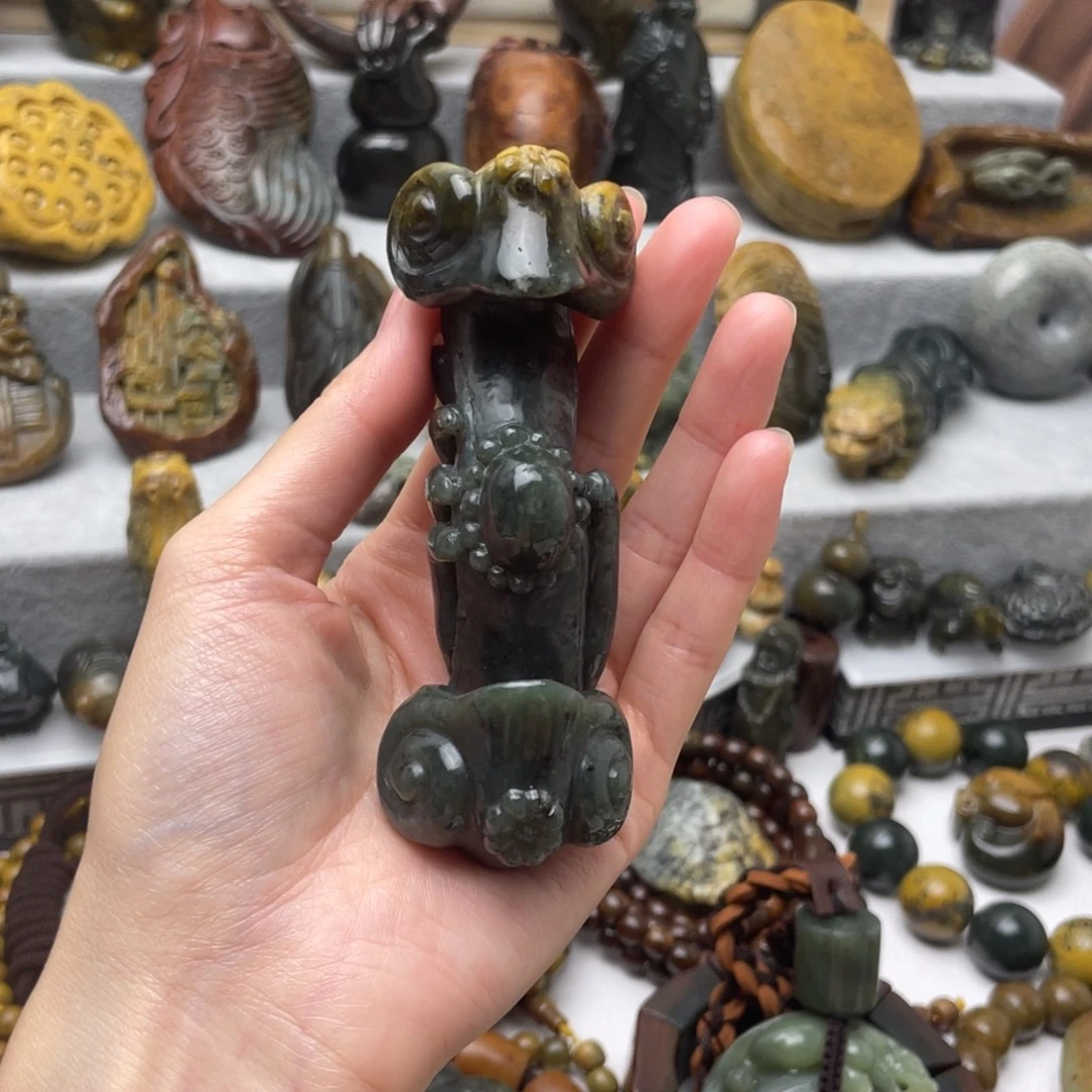 岫岩河磨玉（透闪石质玉）未镶嵌把件