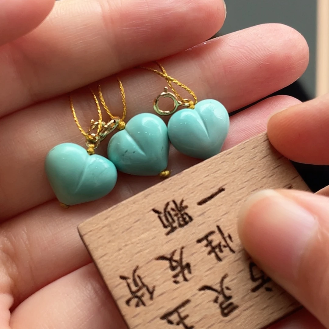 绿松石未镶嵌颈饰