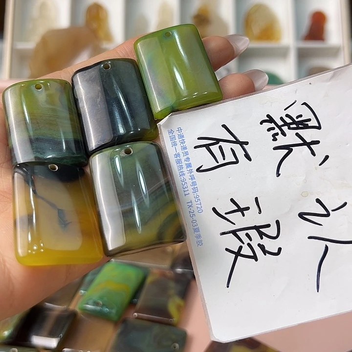 玛瑙/玉髓颈饰合金