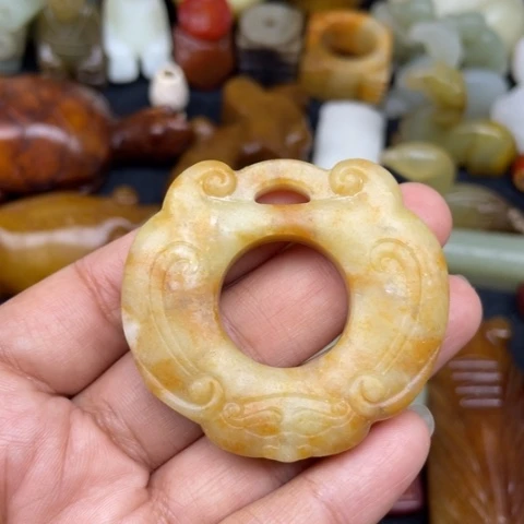 蛇纹石玉未镶嵌颈饰97
