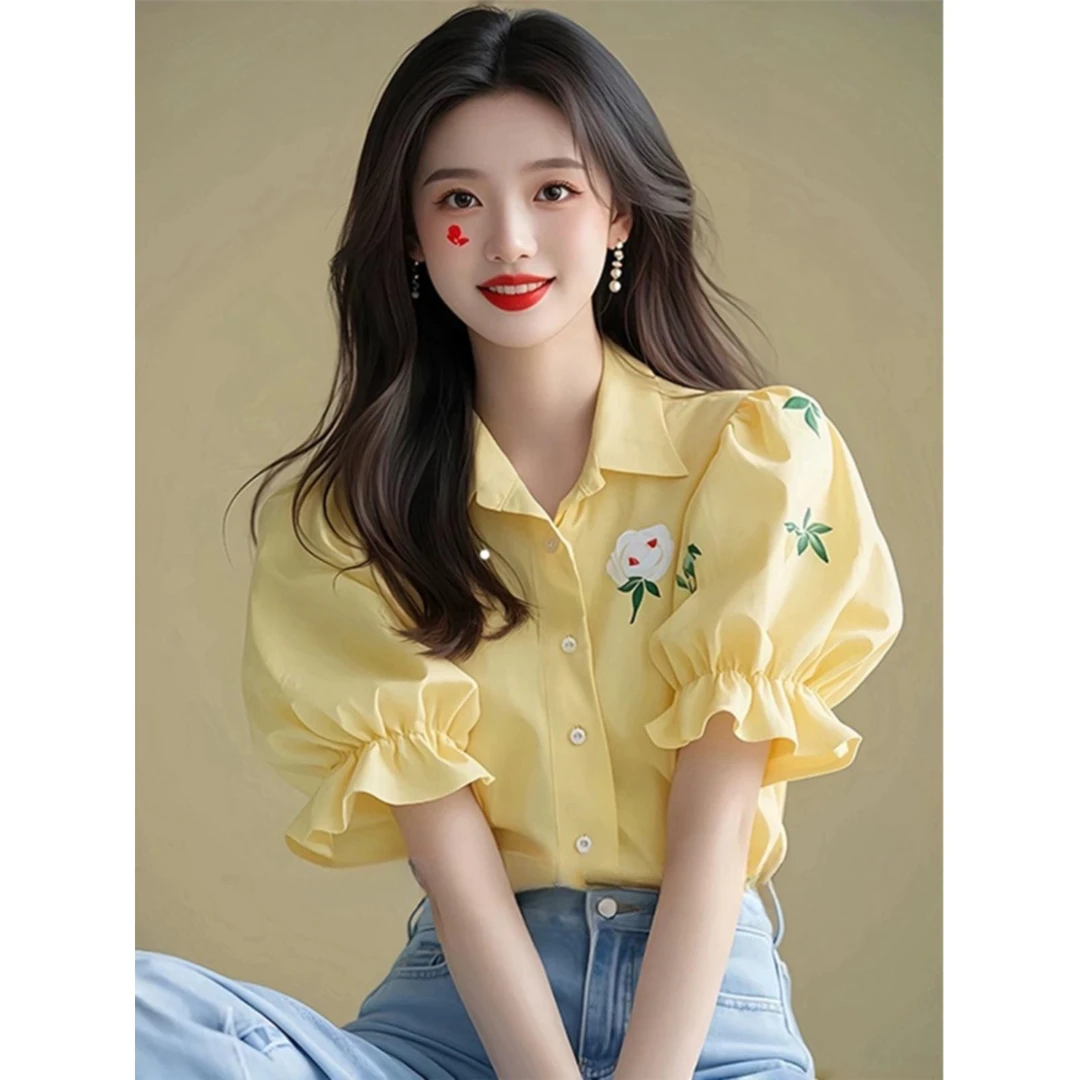 今年流行的漂亮奶黄色泡泡袖印花衬衫女夏季时尚洋气高端短袖上衣