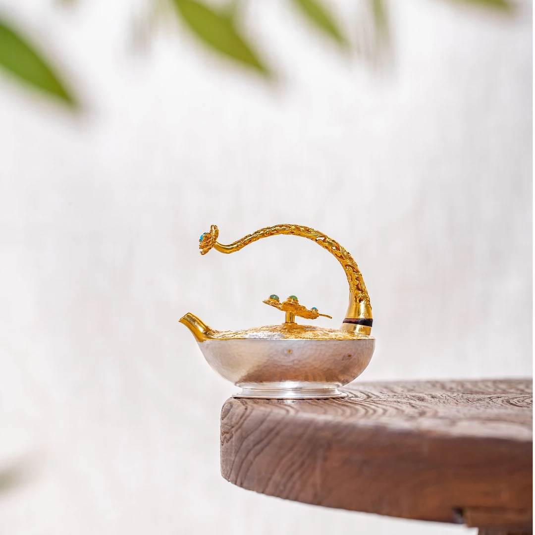 蜂鸟工坊 名匠优选 蝴蝶万花镀金提梁小壶 MJYXA3075