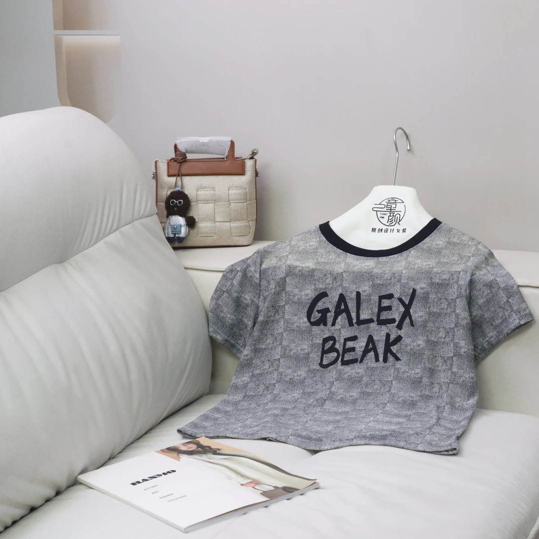 【10604】高品质原创设计花灰色百搭撞色字母T恤D