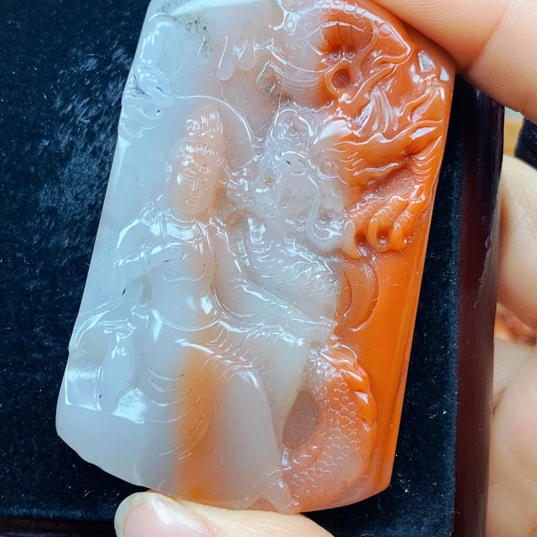 石英质玉（黄龙玉）未镶嵌颈饰