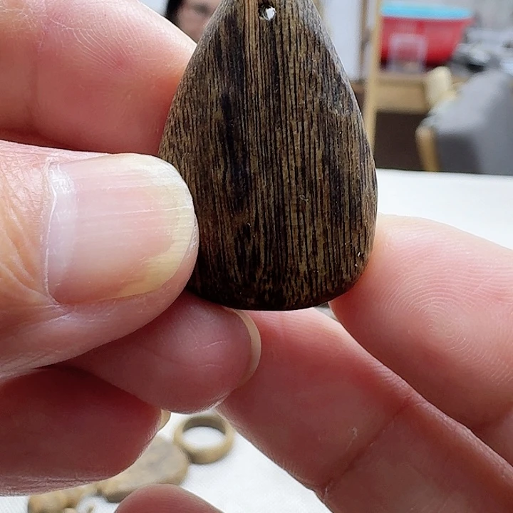 沉香沉香碎屑滴水牌一个2.5克特价