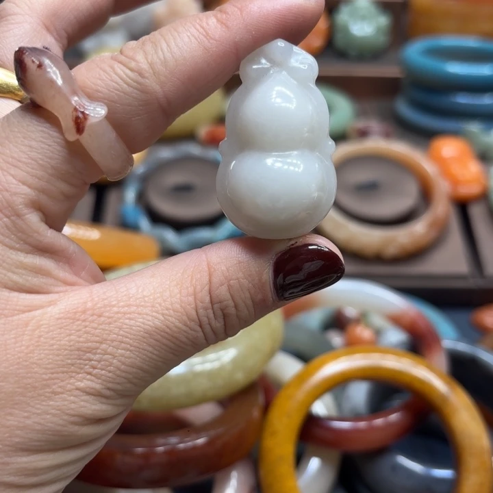 石英质玉未镶嵌手镯