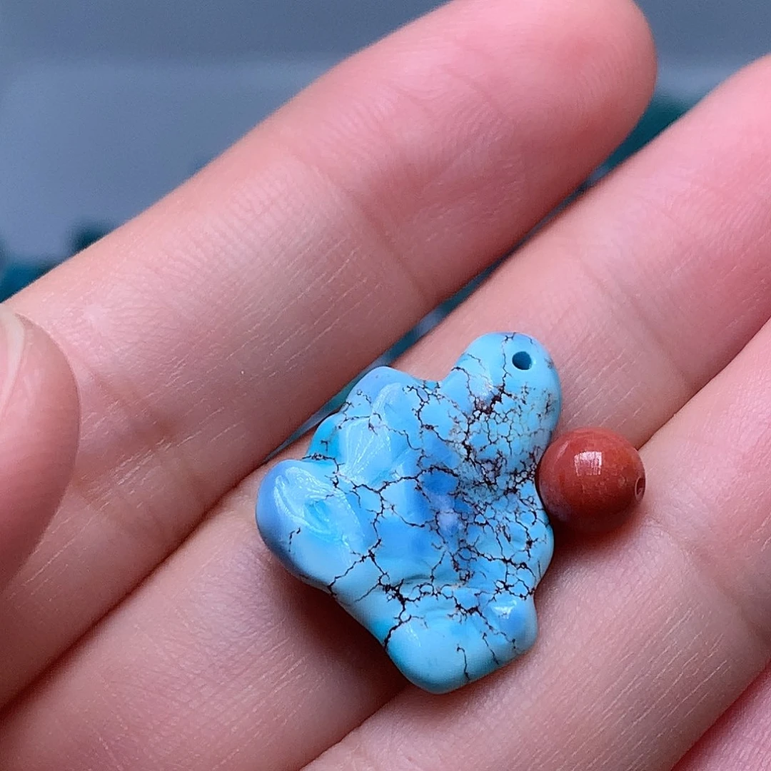 绫***罗未镶嵌南红玛瑙珠宝奇石