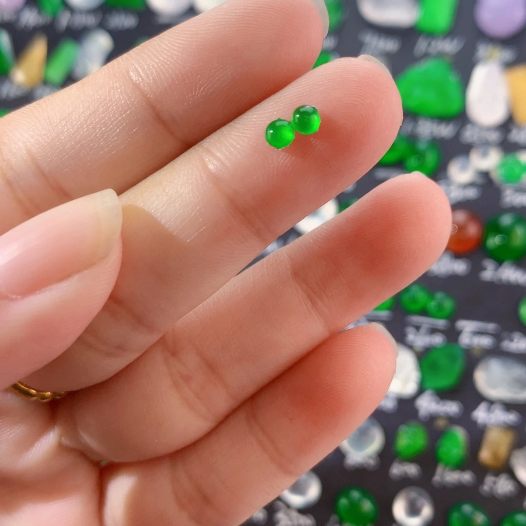 翡翠未镶嵌颈饰小绿蛋2