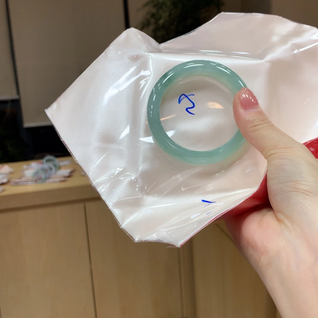 未镶嵌手镯翡翠不退不换