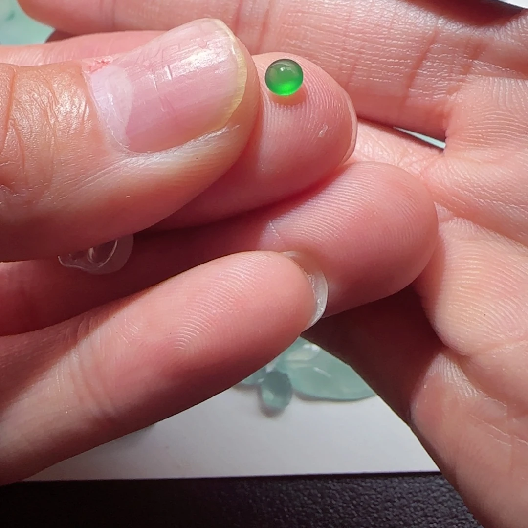 定制翡翠未镶嵌天然翡翠蛋面