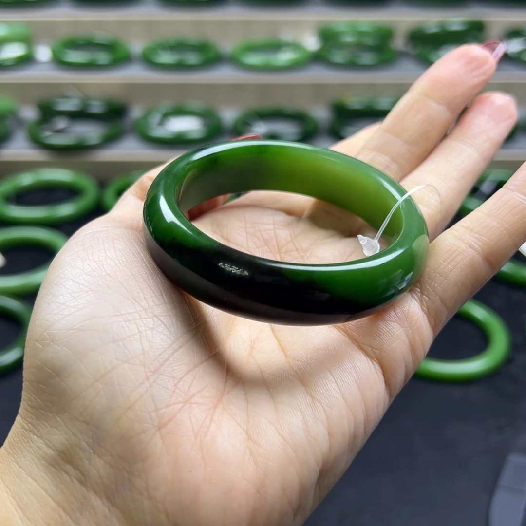 和田玉（碧玉）未镶嵌手镯