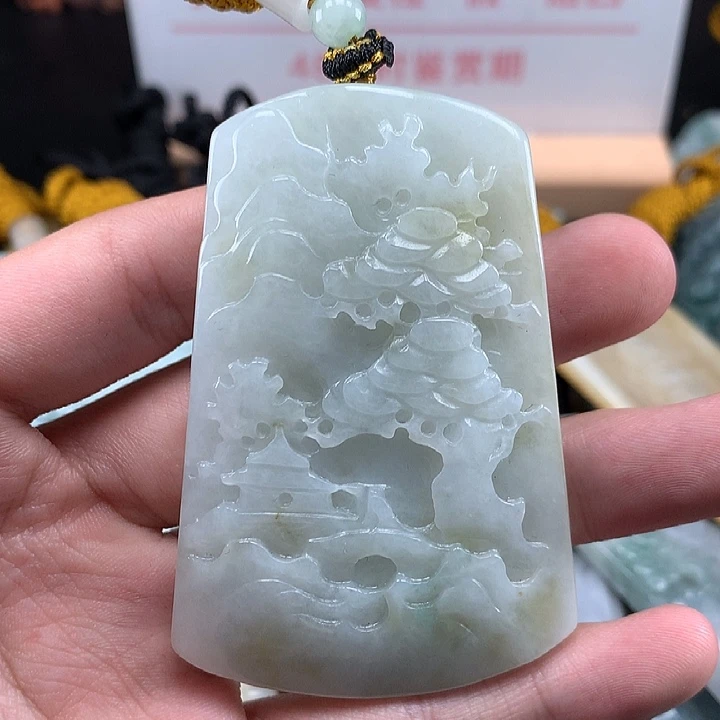 翡翠未镶嵌颈饰天然保真a货