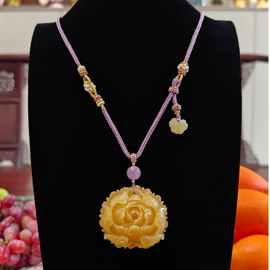 焦皮满蜡大台面精雕件蜜蜡牡丹花蜜蜡吊坠原创设计珠宝